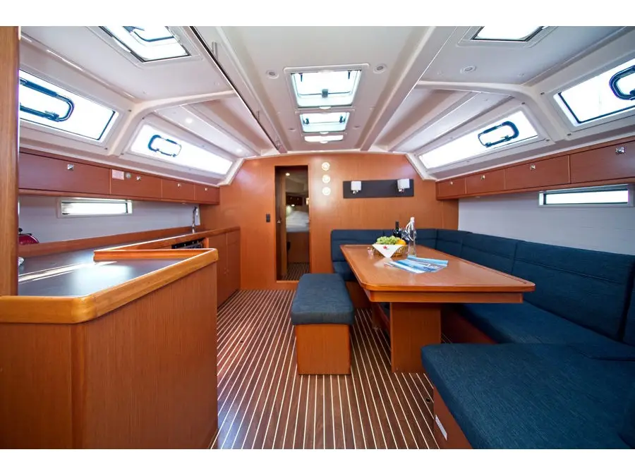 MH 55, Interior image