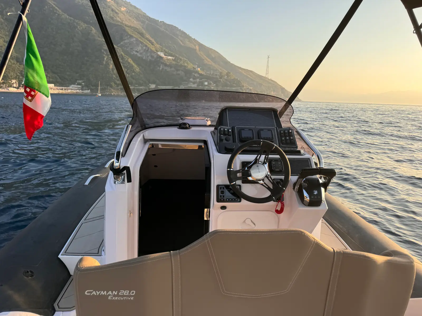 Ranieri Cayman 28.0, photograph 2