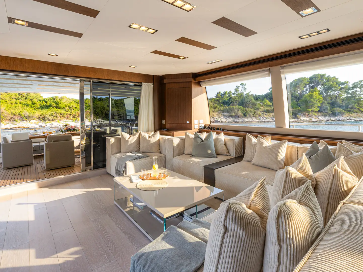 Morning Star, Interior image