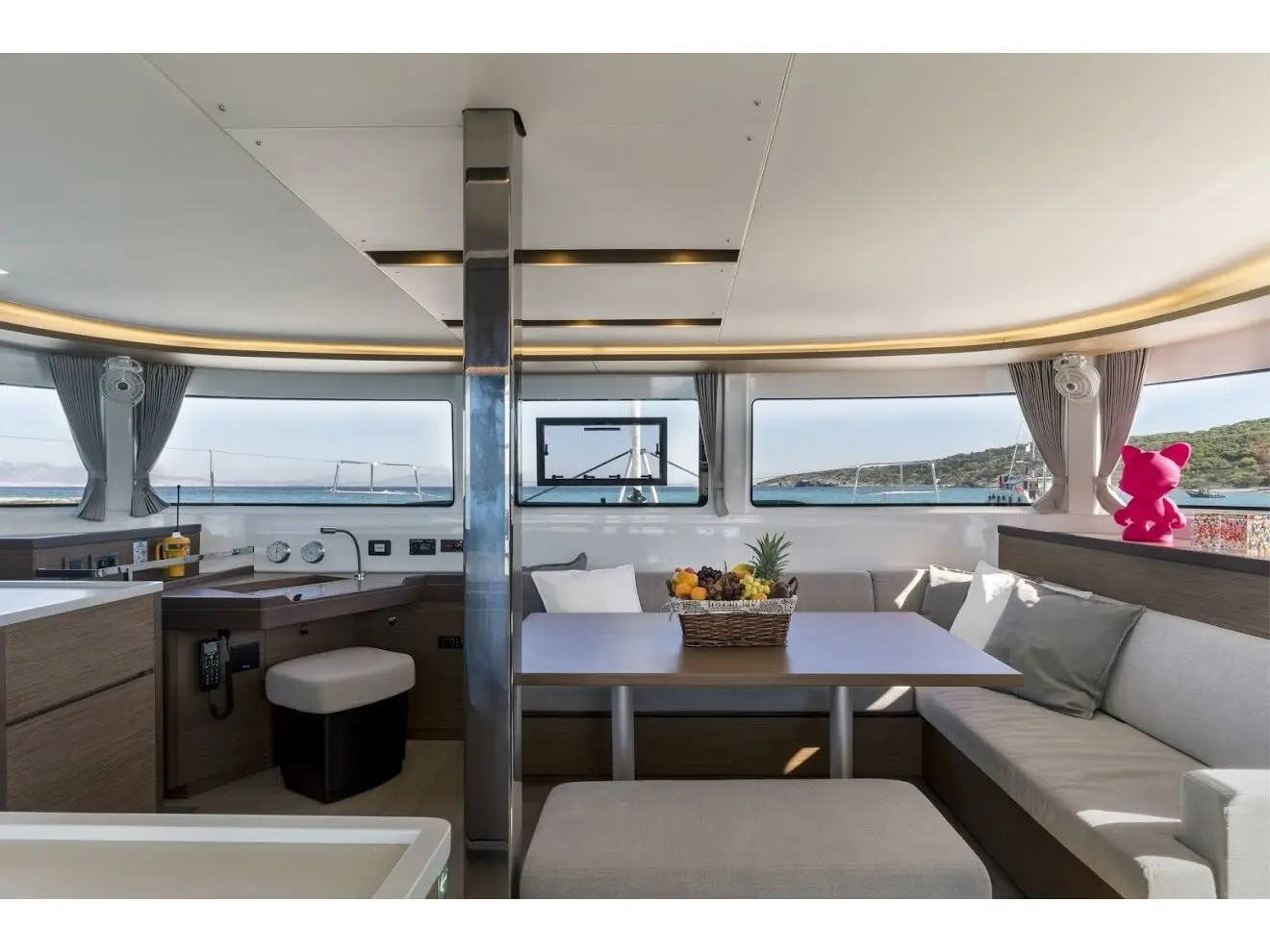 Kaizen - Green Wave, Interior image