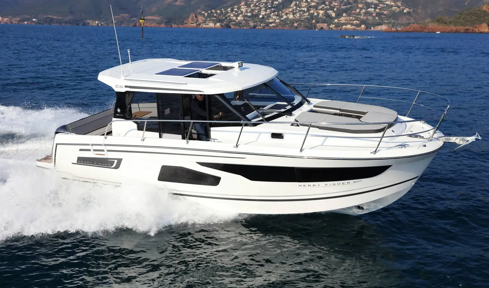 Hera II, photograph 3
