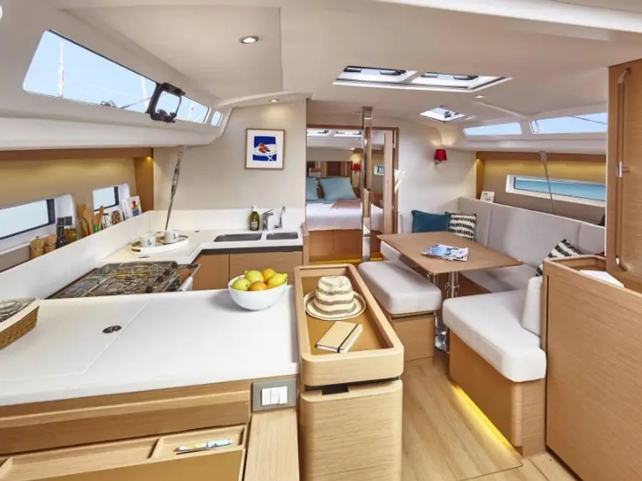 Corcho XV, Interior image