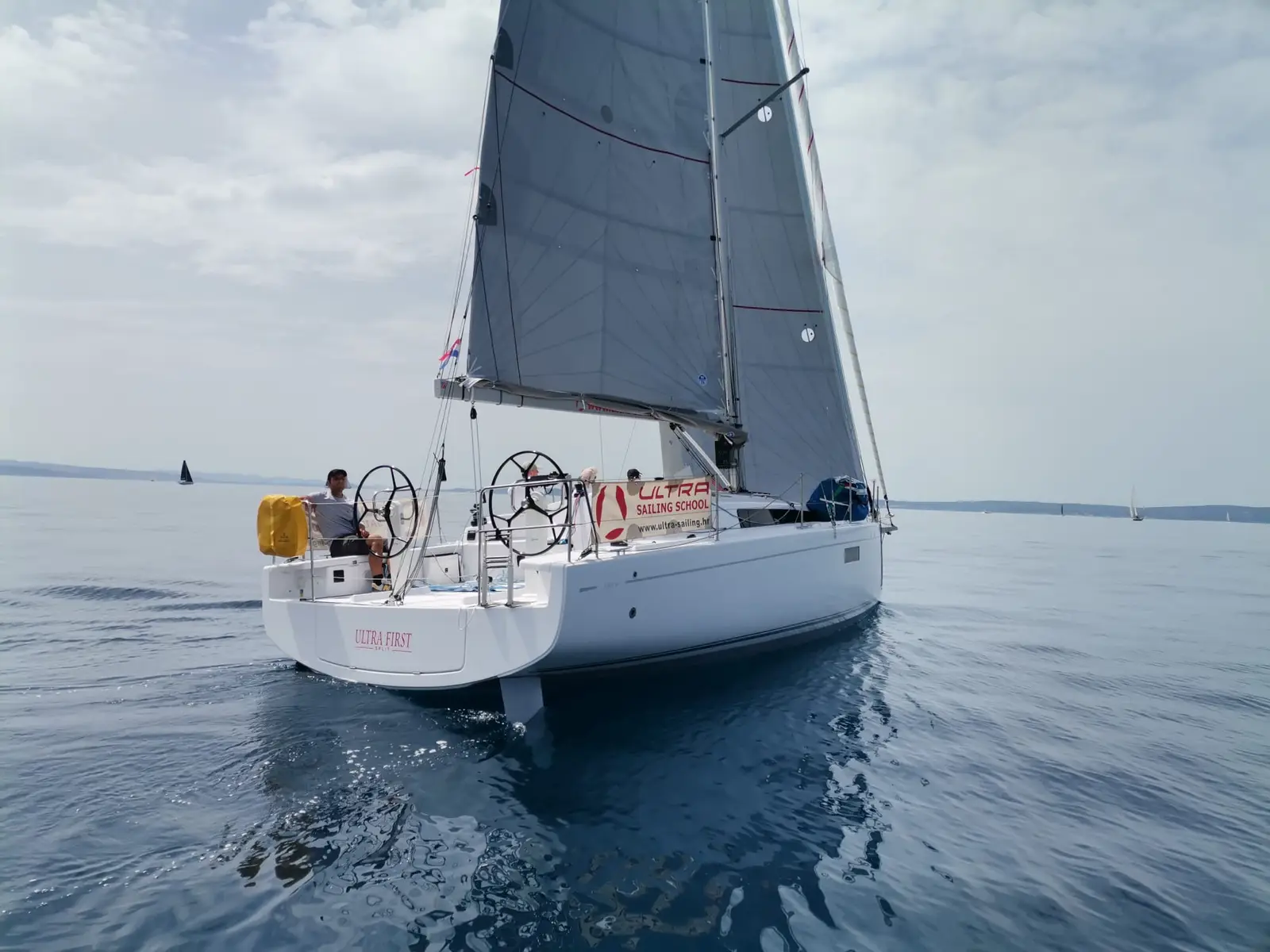 ULTRA FIRST, photograph 18