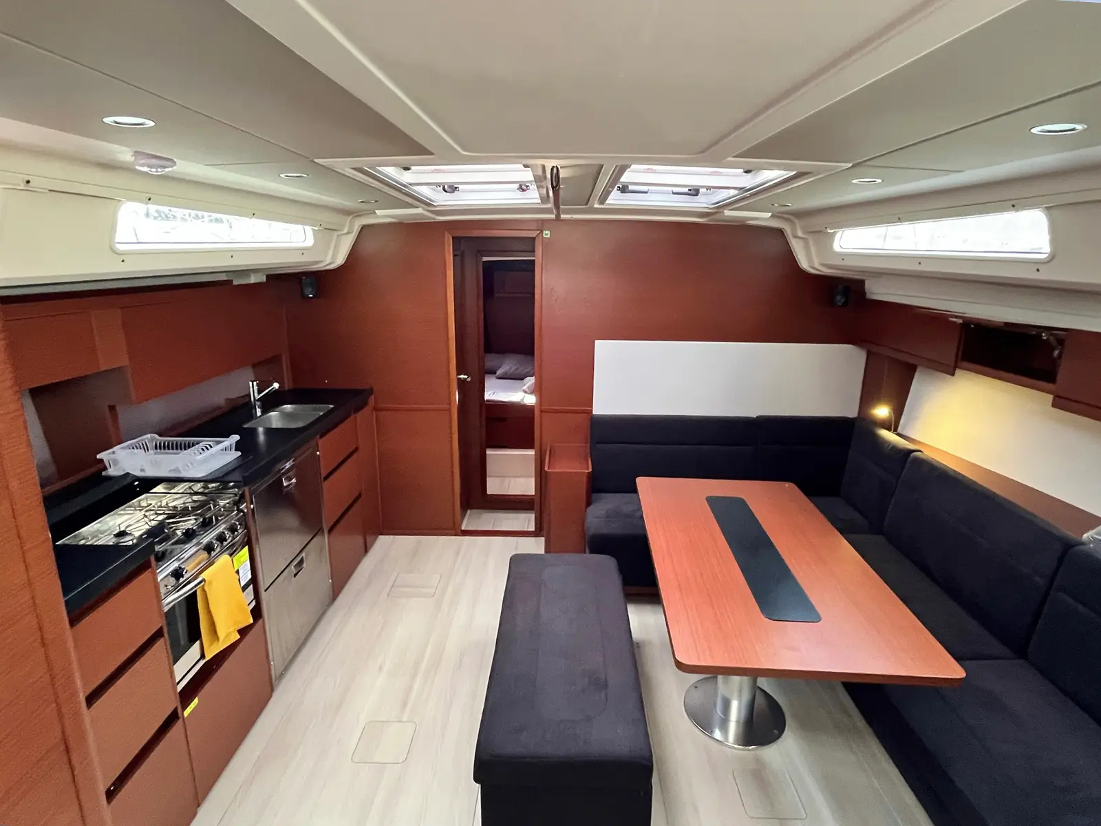 Moby Dick, Interior image