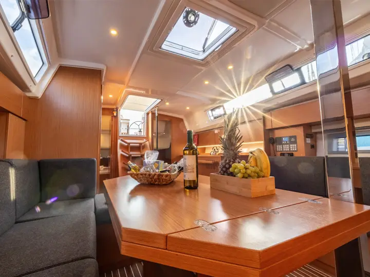 Lydia, Interior image