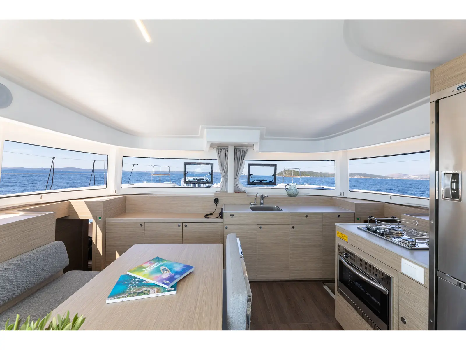 FURIA, Interior image