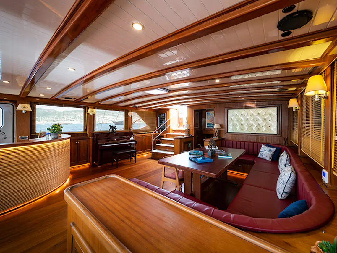 Queen of Datca, Interior image