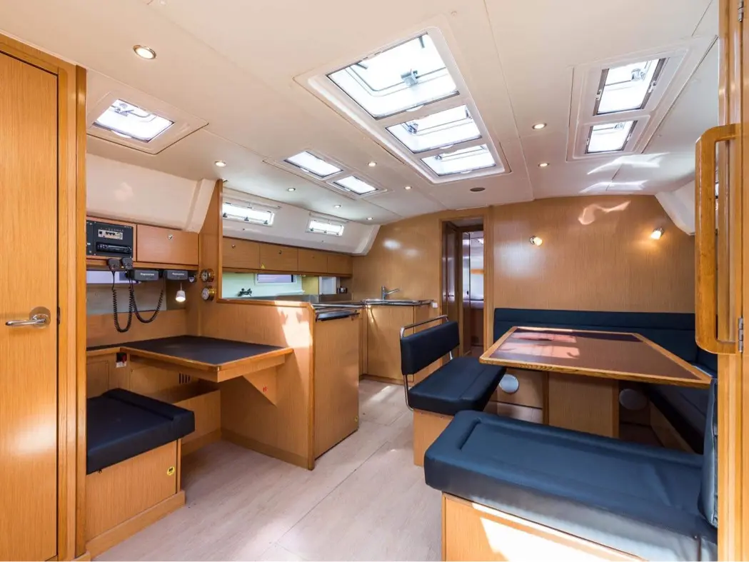Altair, Interior image