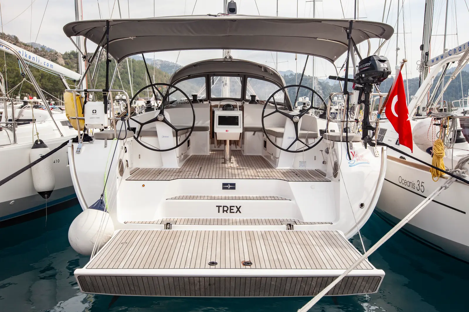 Trex, Transom