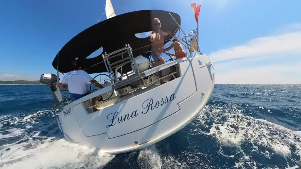 LUNA ROSSA, photograph 11