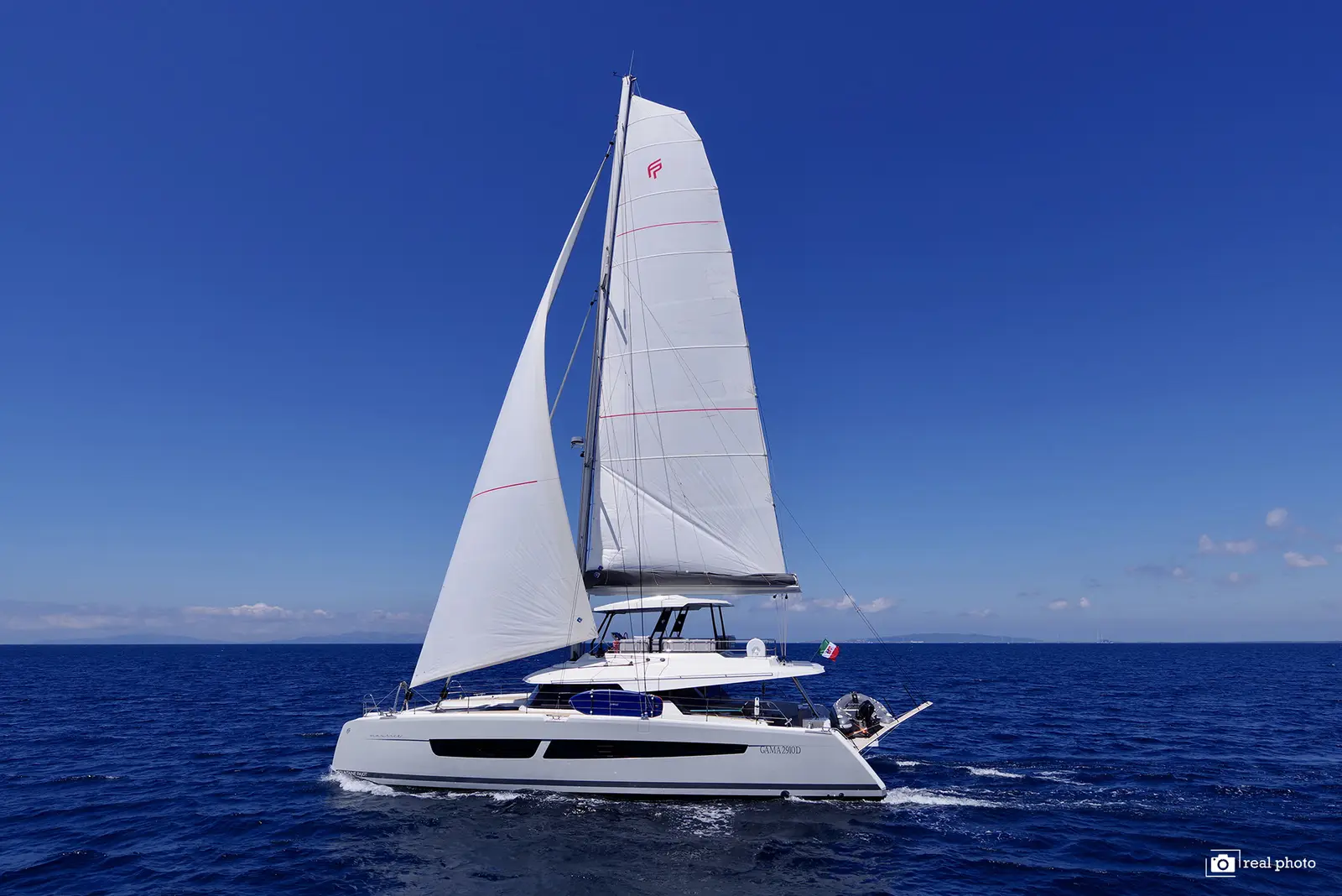 Maurice - Luxury Catamaran, A/C, Generator, Water maker, photograph 6