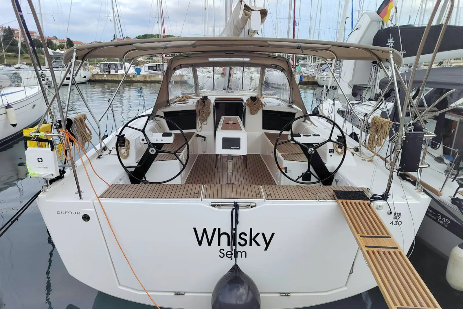 WHISKY, photograph 14