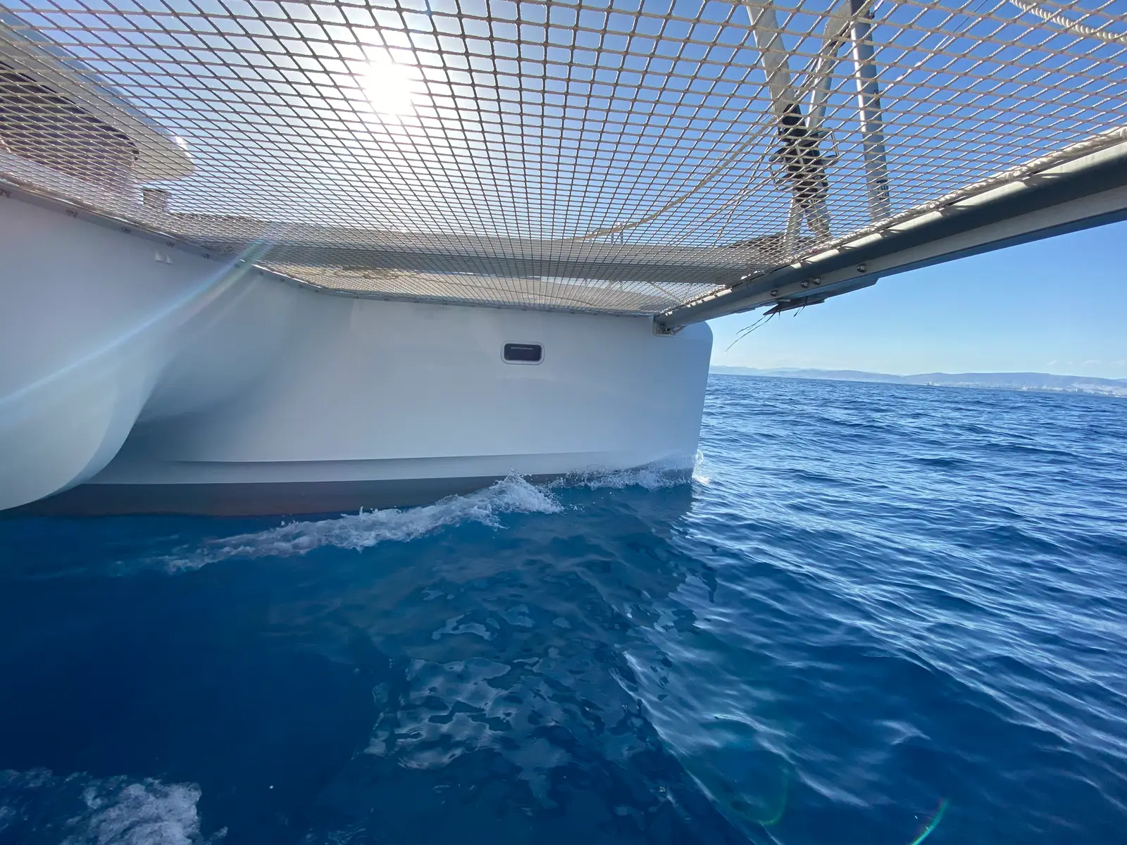 Alima, Interior image