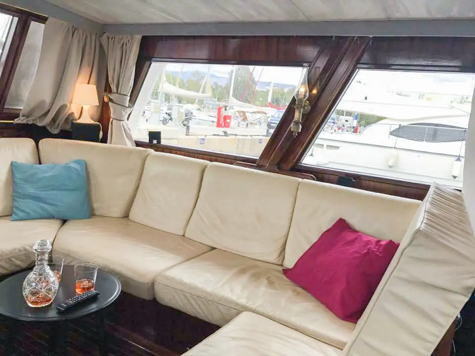 Dreamaway, Interior image