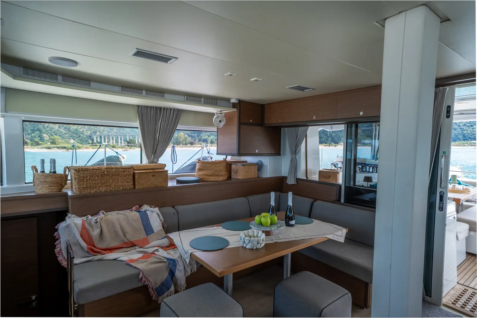 SAILUXE - Fichissimo, Dinette