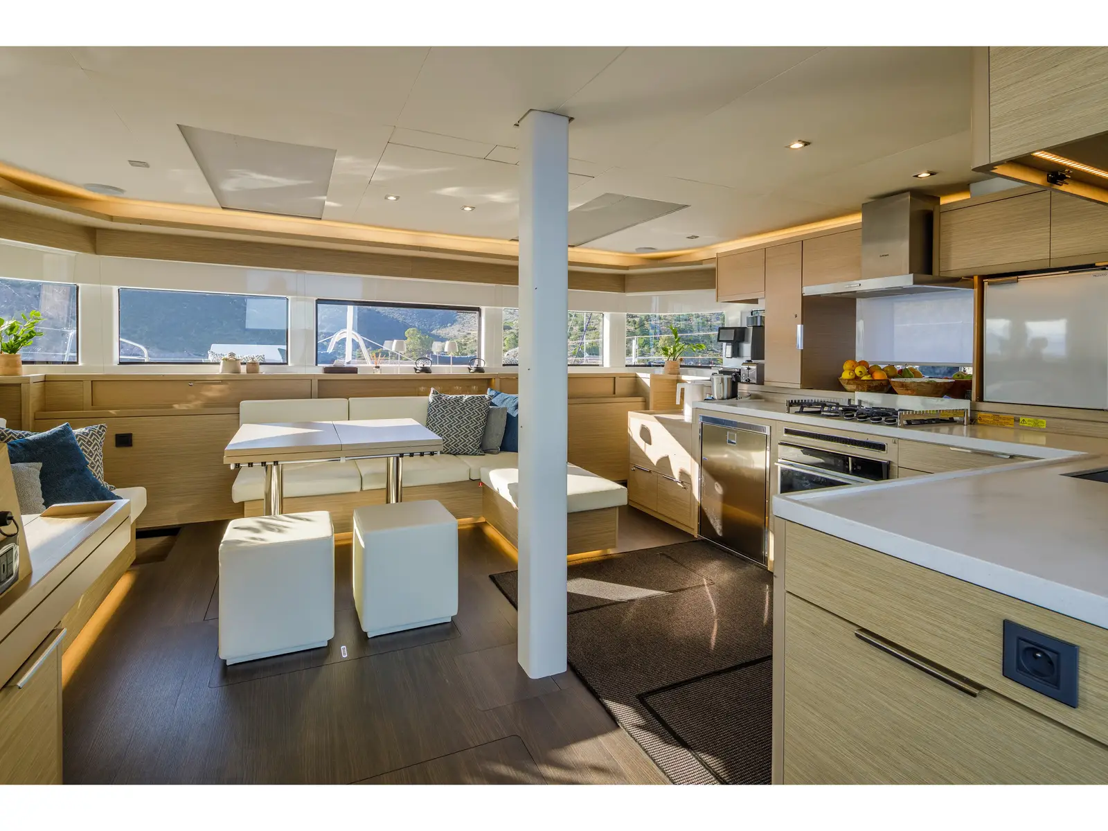 VALIUM 55, Interior image