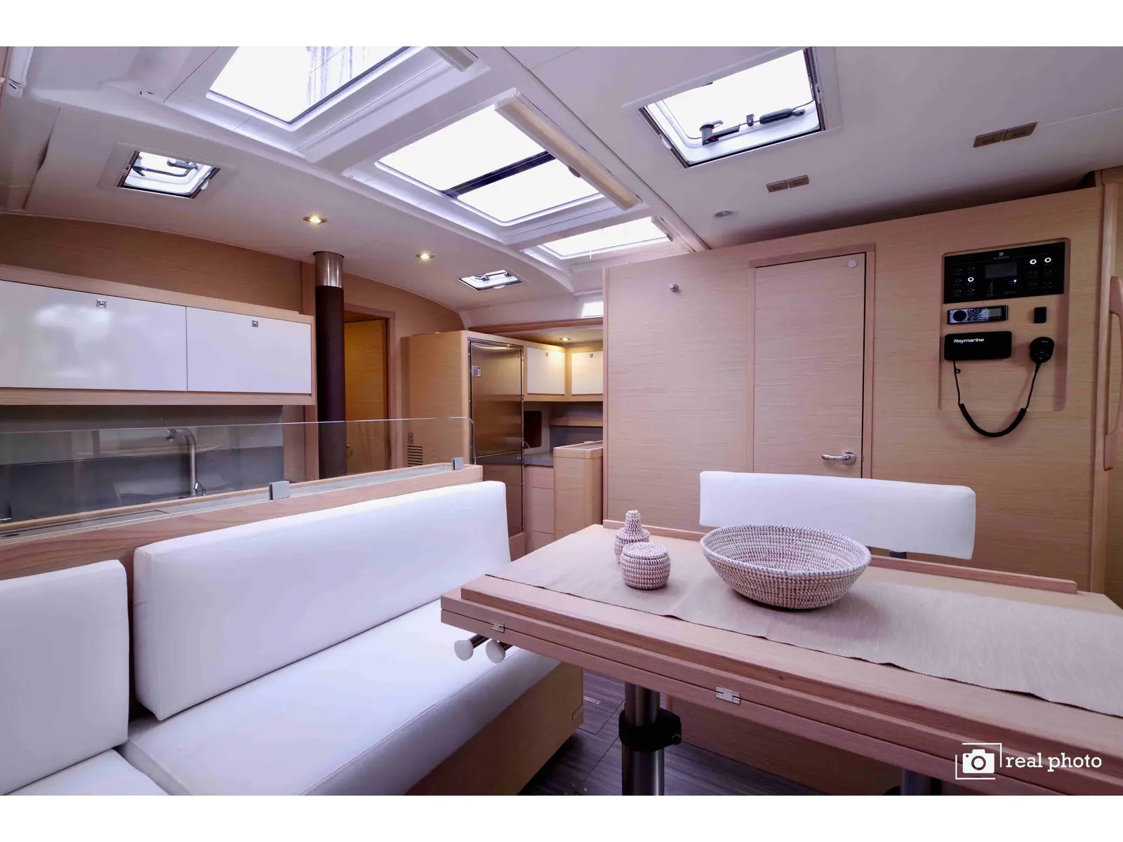 Cassiopea - A/C, Generator, Water maker, Solar Panel, Interior image