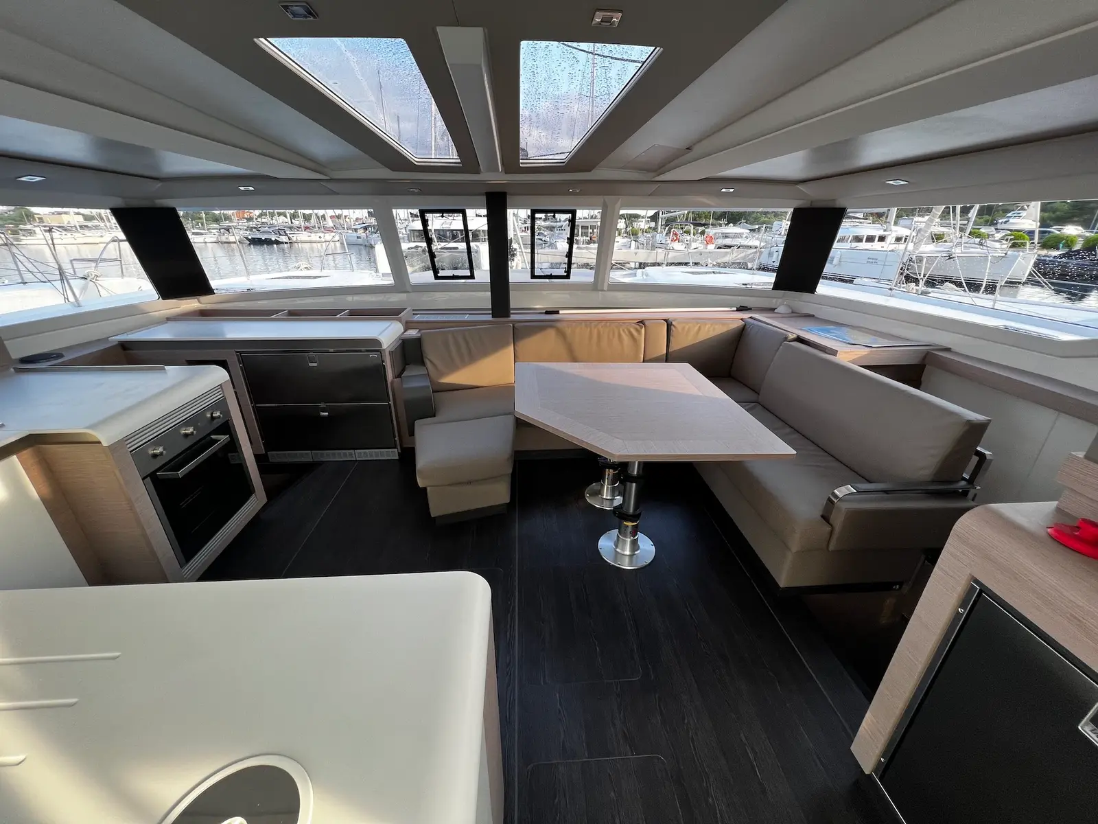 Andy, Interior image