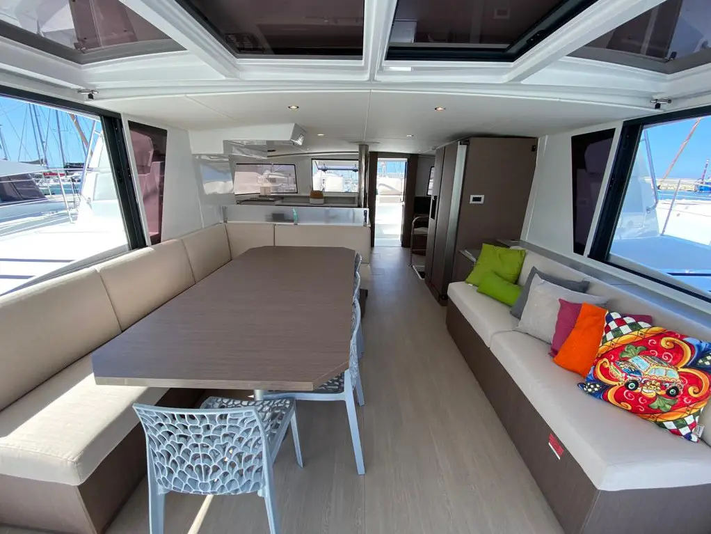 NADIR, Interior image