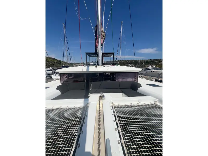 CARIAMA (air condition, generator, water maker, flybridge), photograph 3