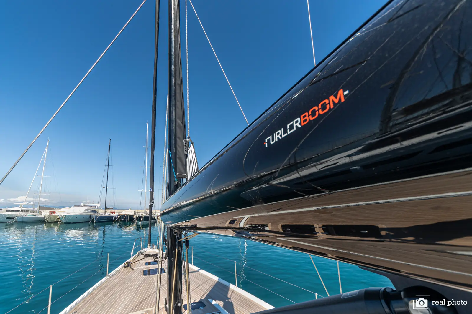 Avalon - Luxury - A/C, Watermaker, foto 3