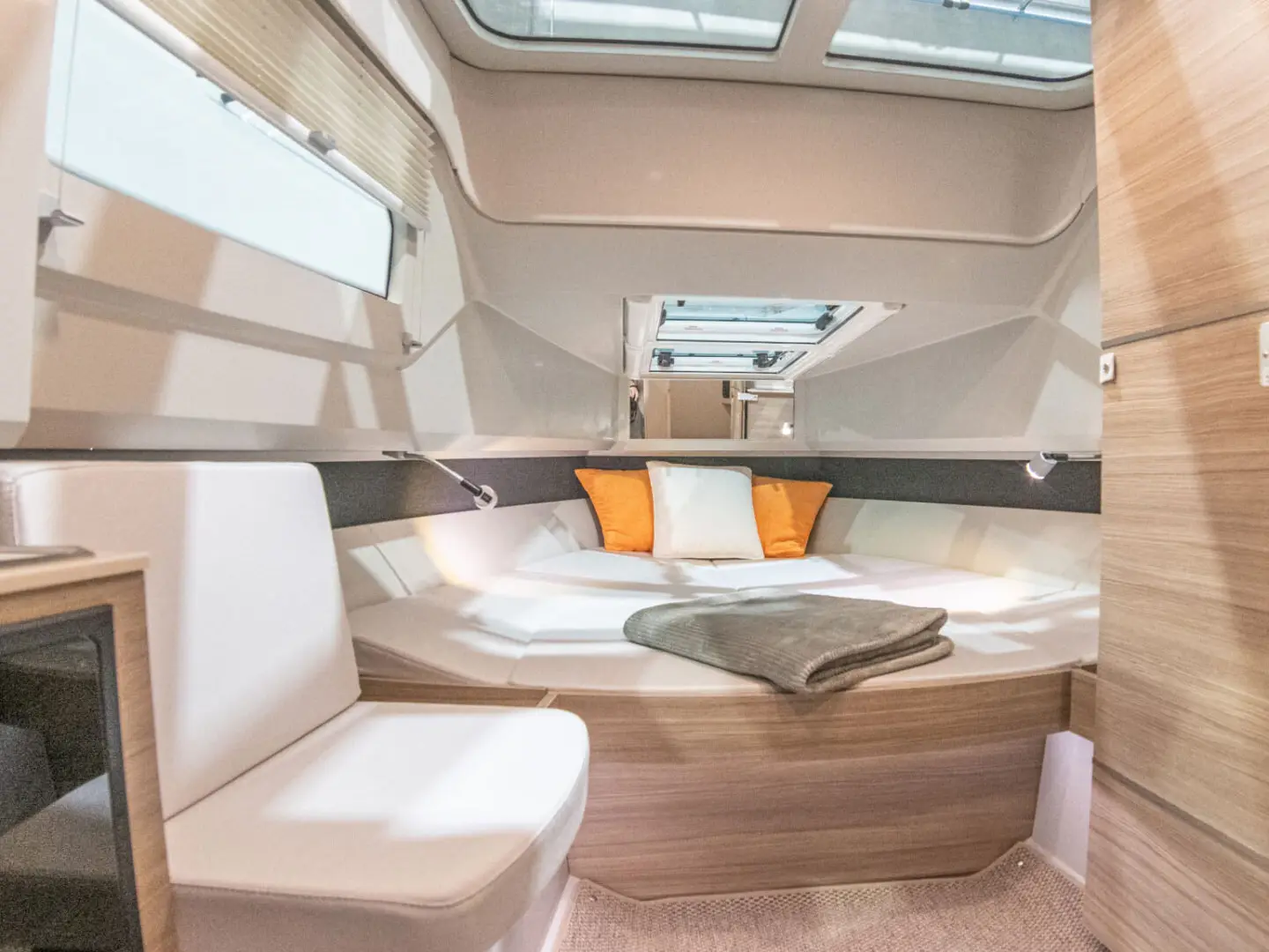 Saxdor 320 GTO, Interior image