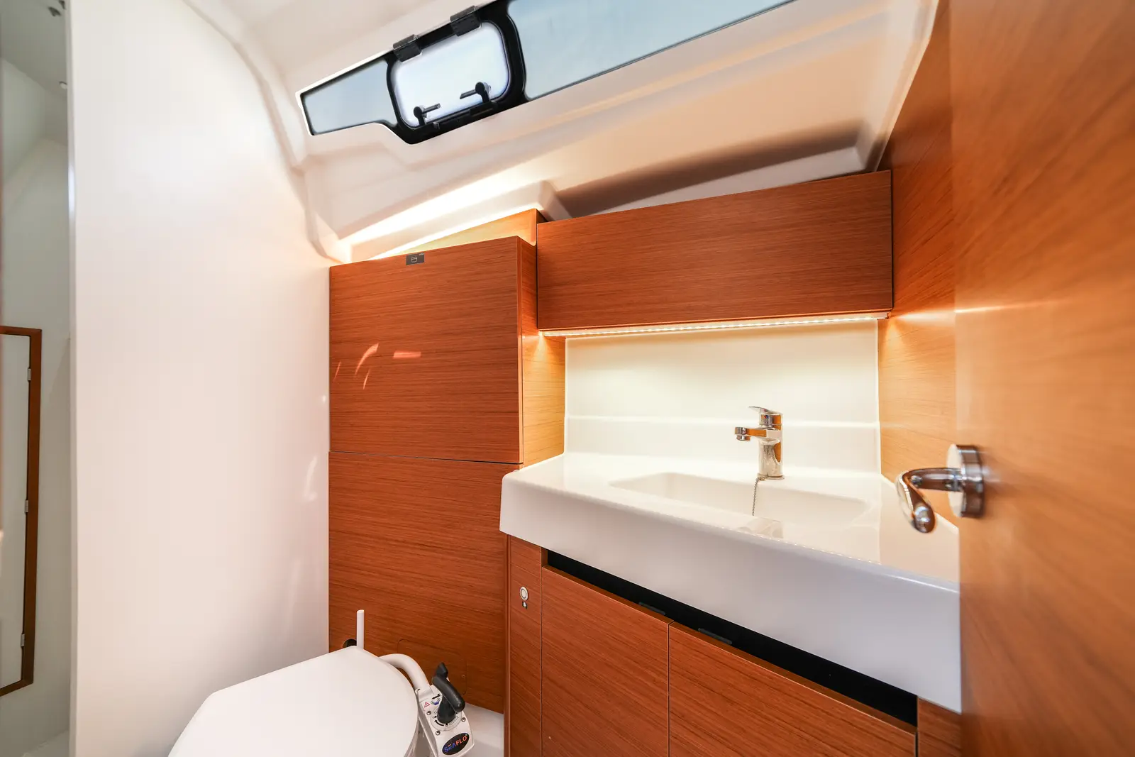 NorthWind 35, photograph 13