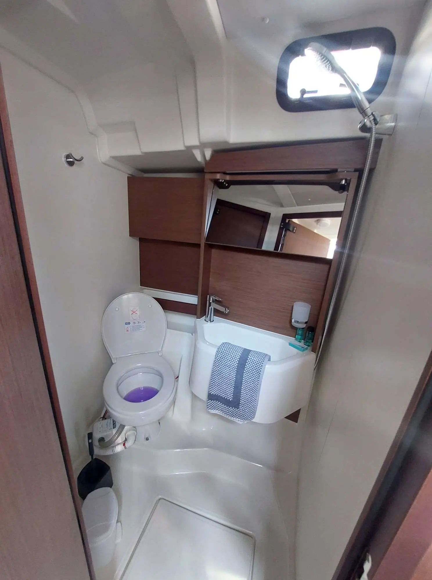 , photograph 10