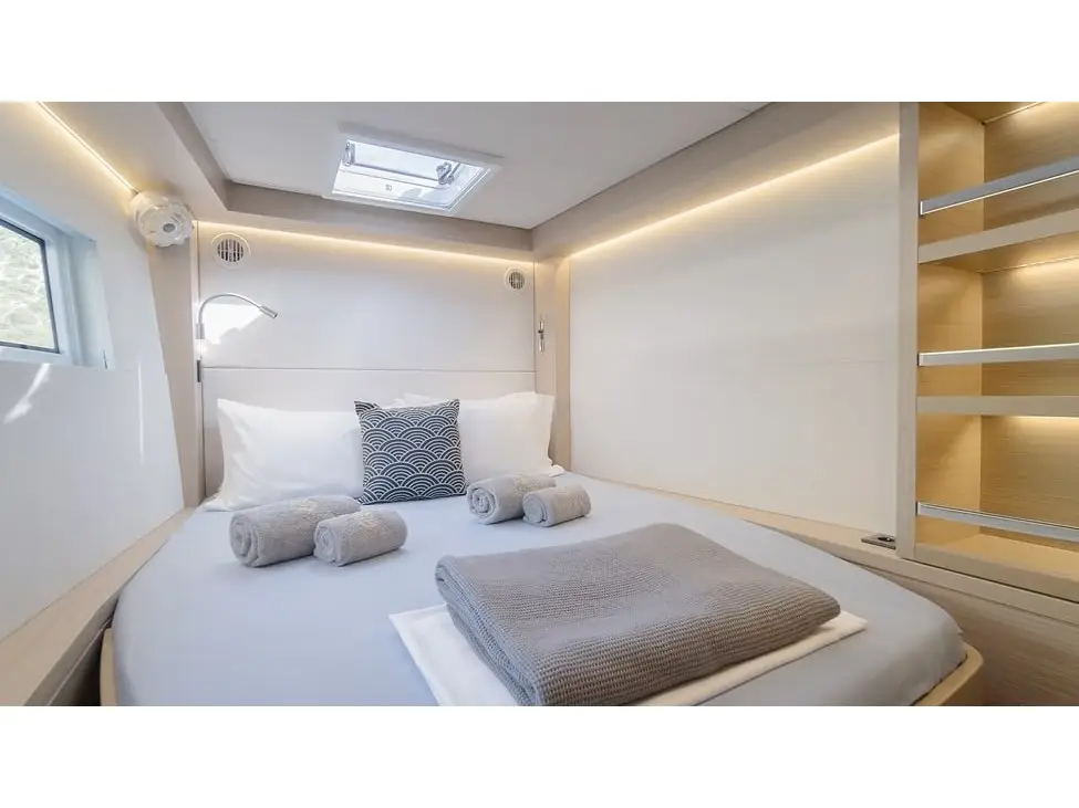 Navya, Interior image