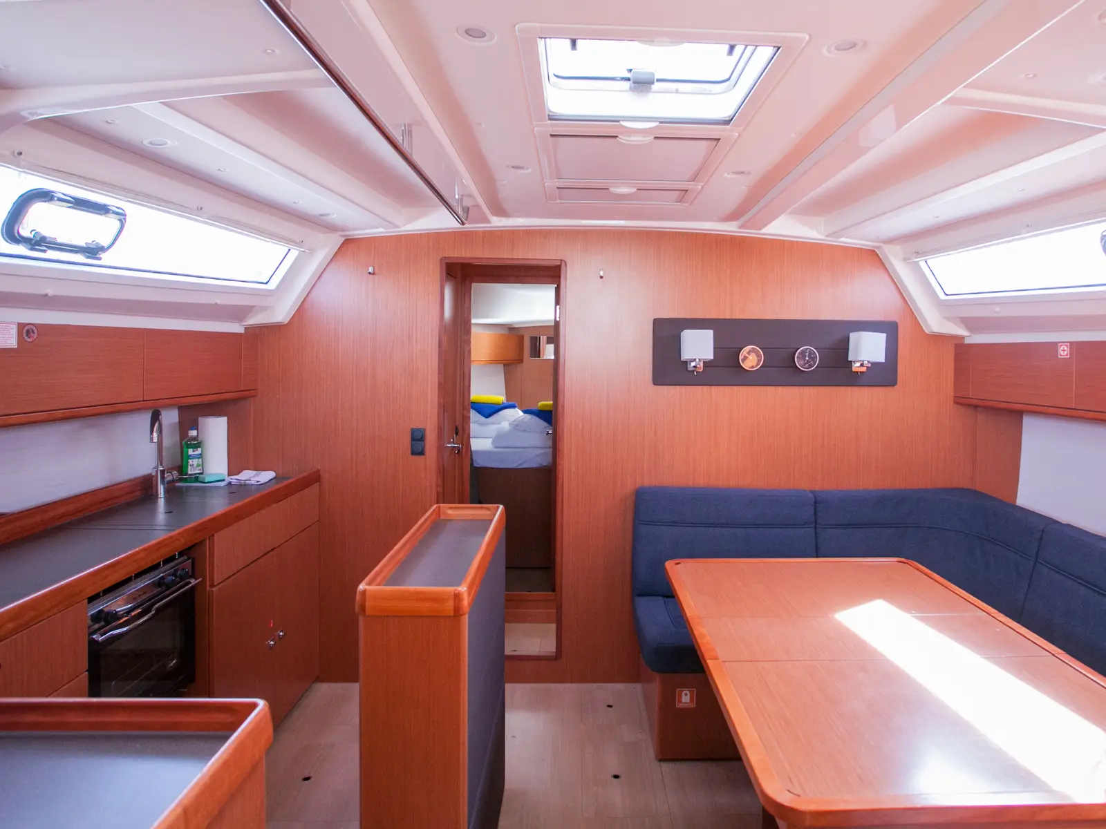Set Point, Interior image