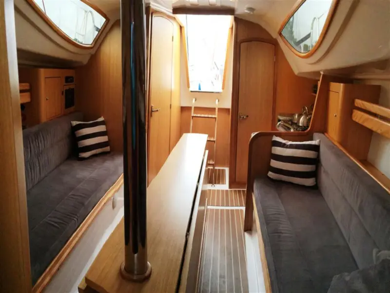 AURORA, Interior image
