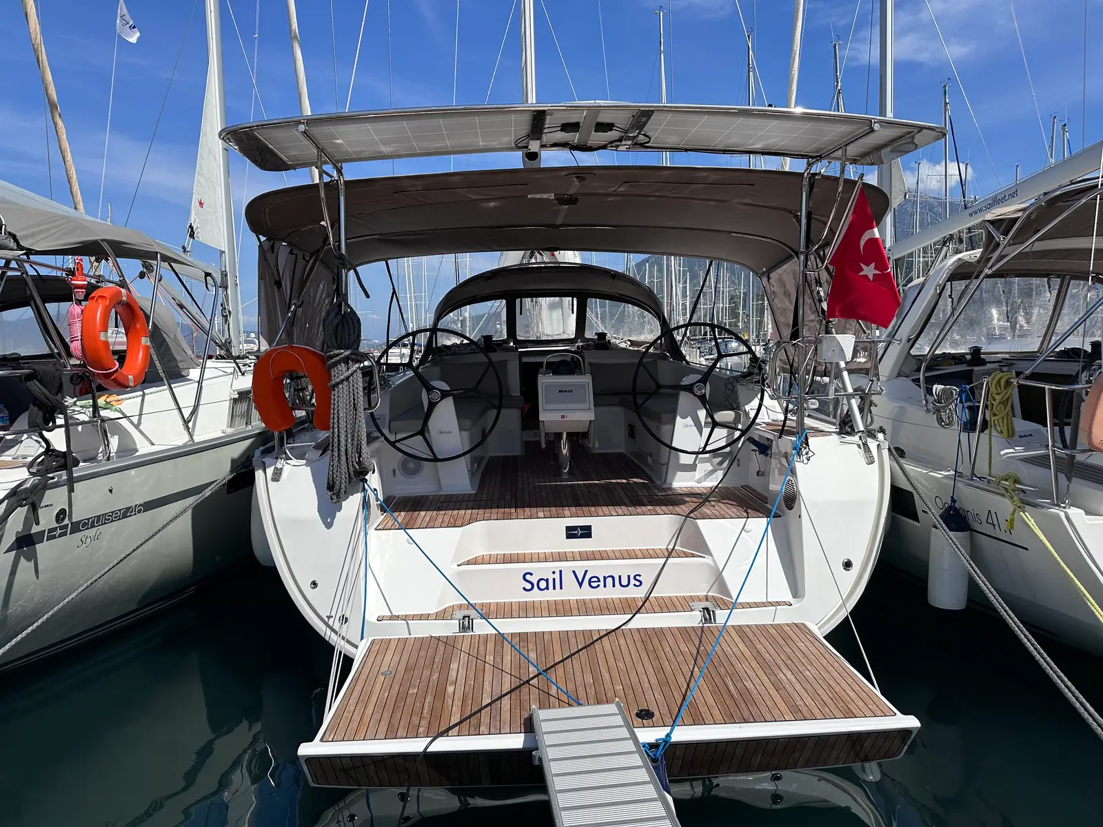 Sail Venus, photograph 4