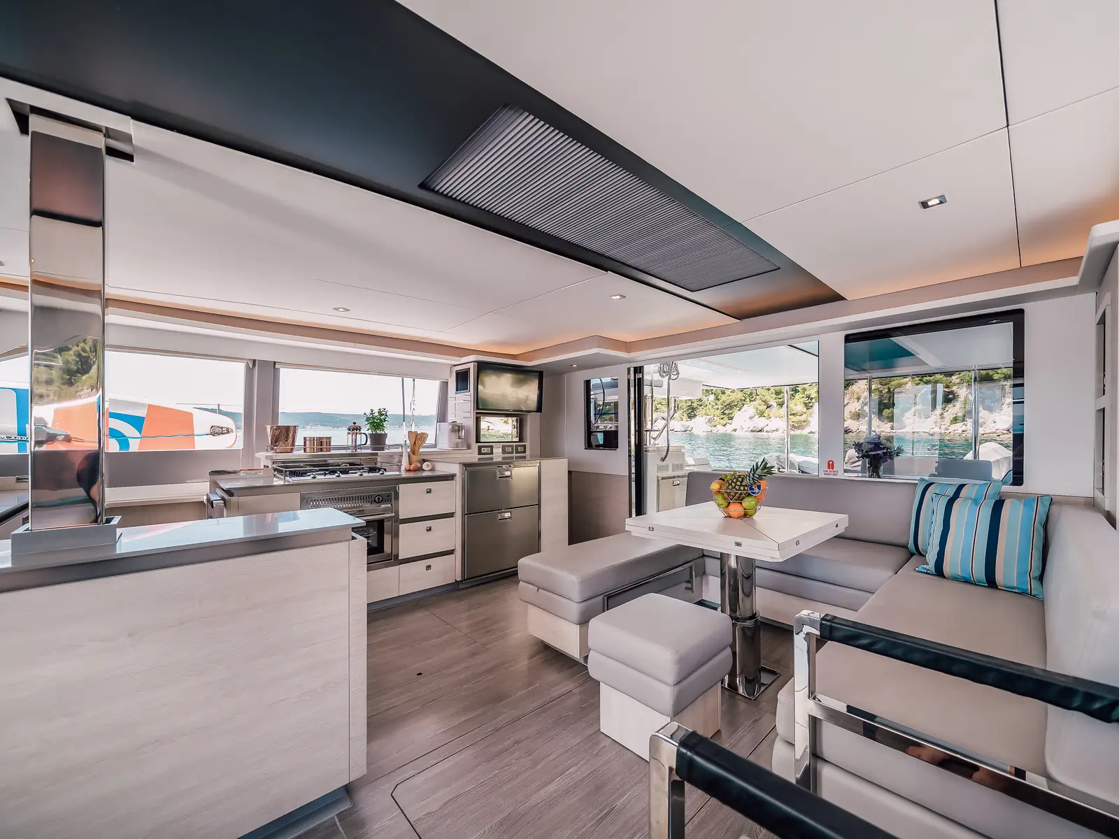 Premium, Interior image