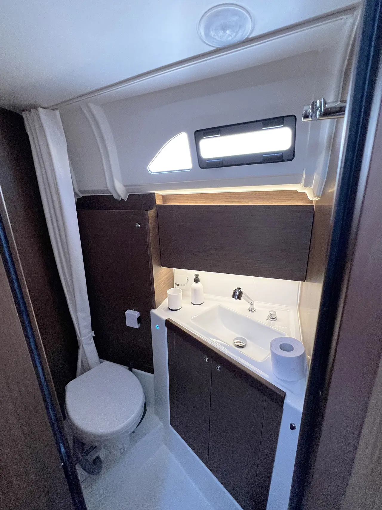 ESCAPE, photograph 14
