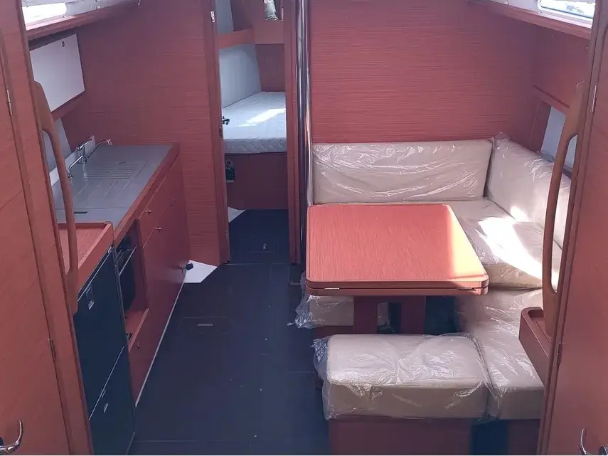 Special One, Interior image