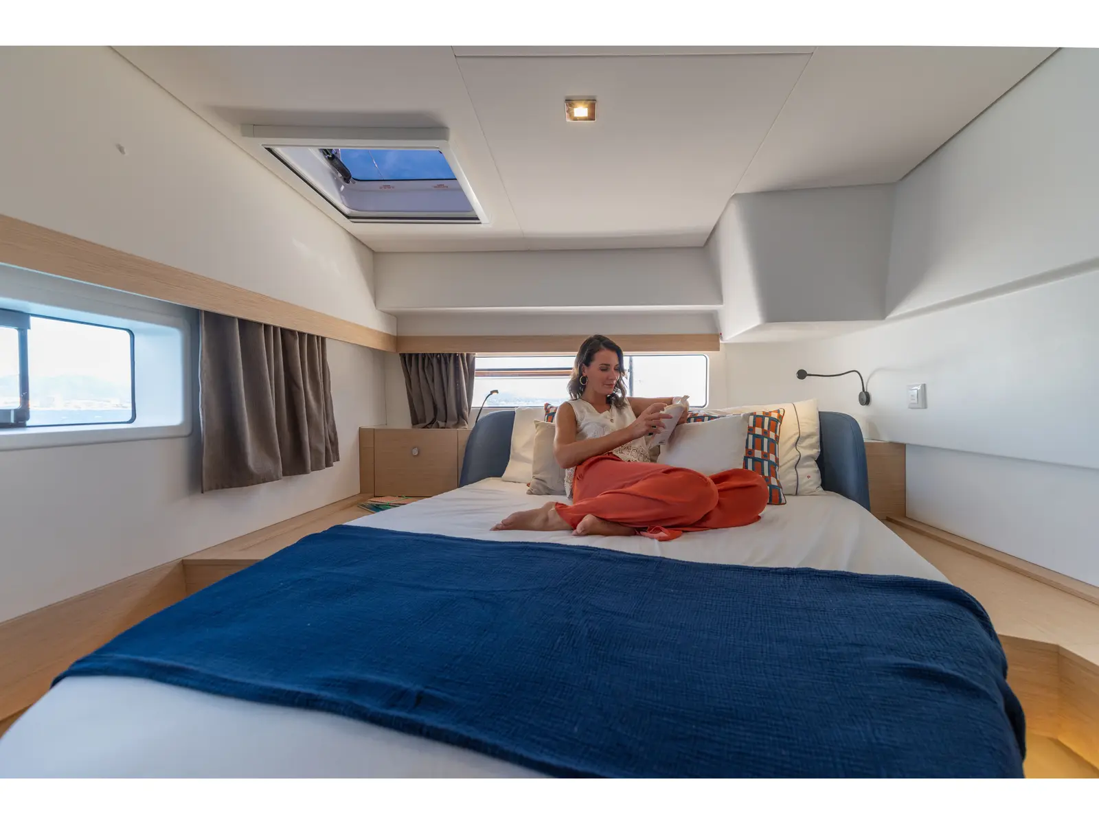 Premium +, Interior image