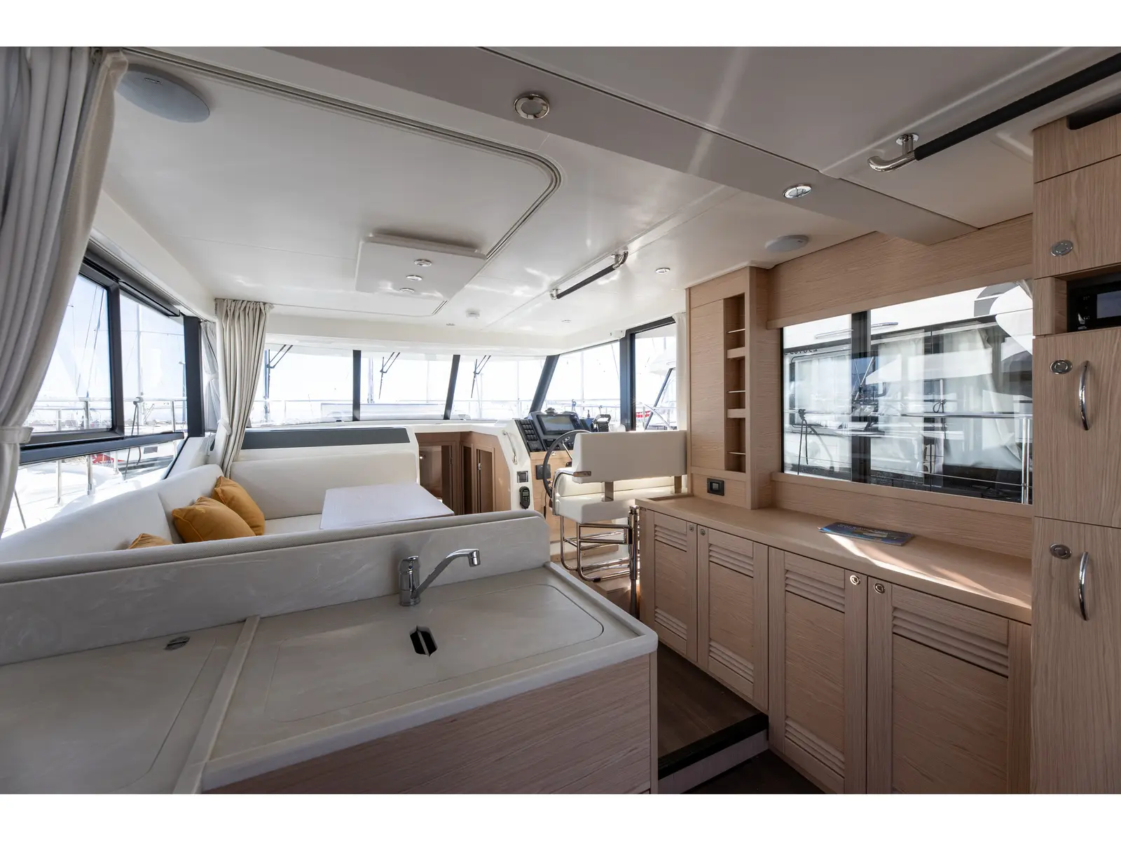 SIRENA, Interior image