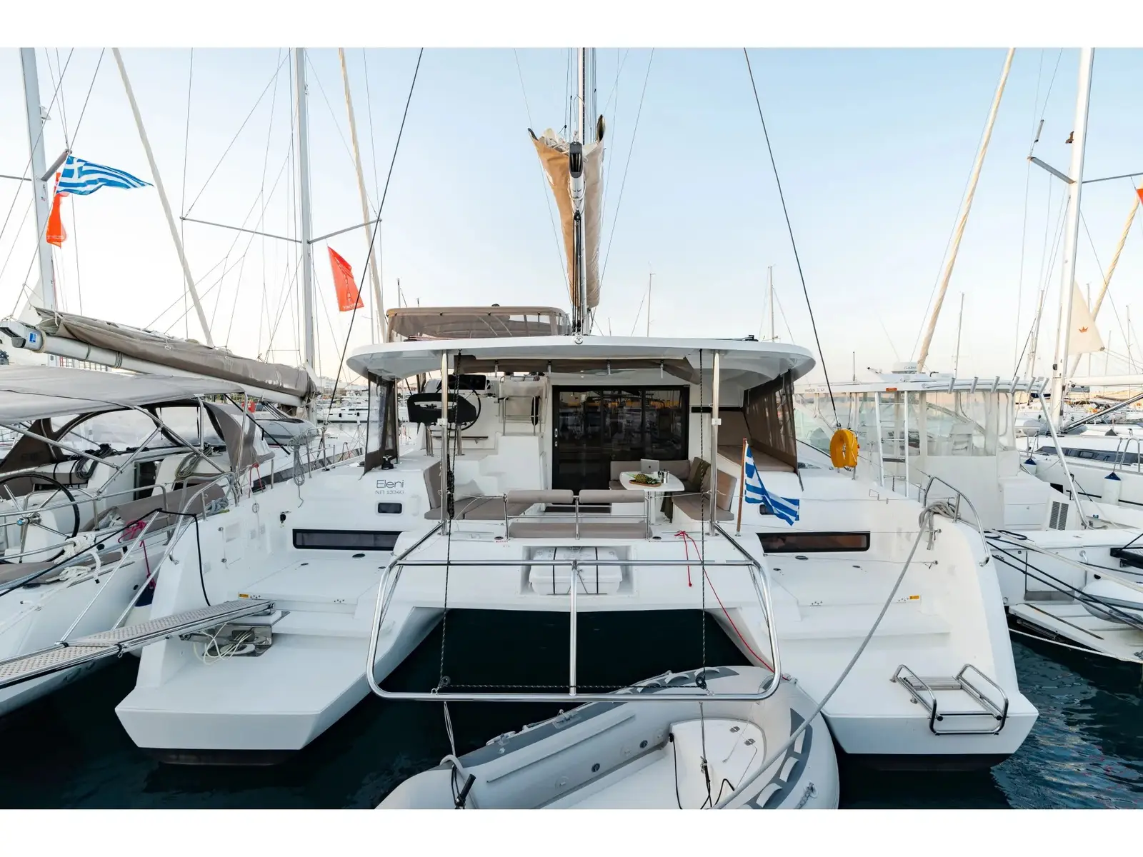 Eleni, Main image