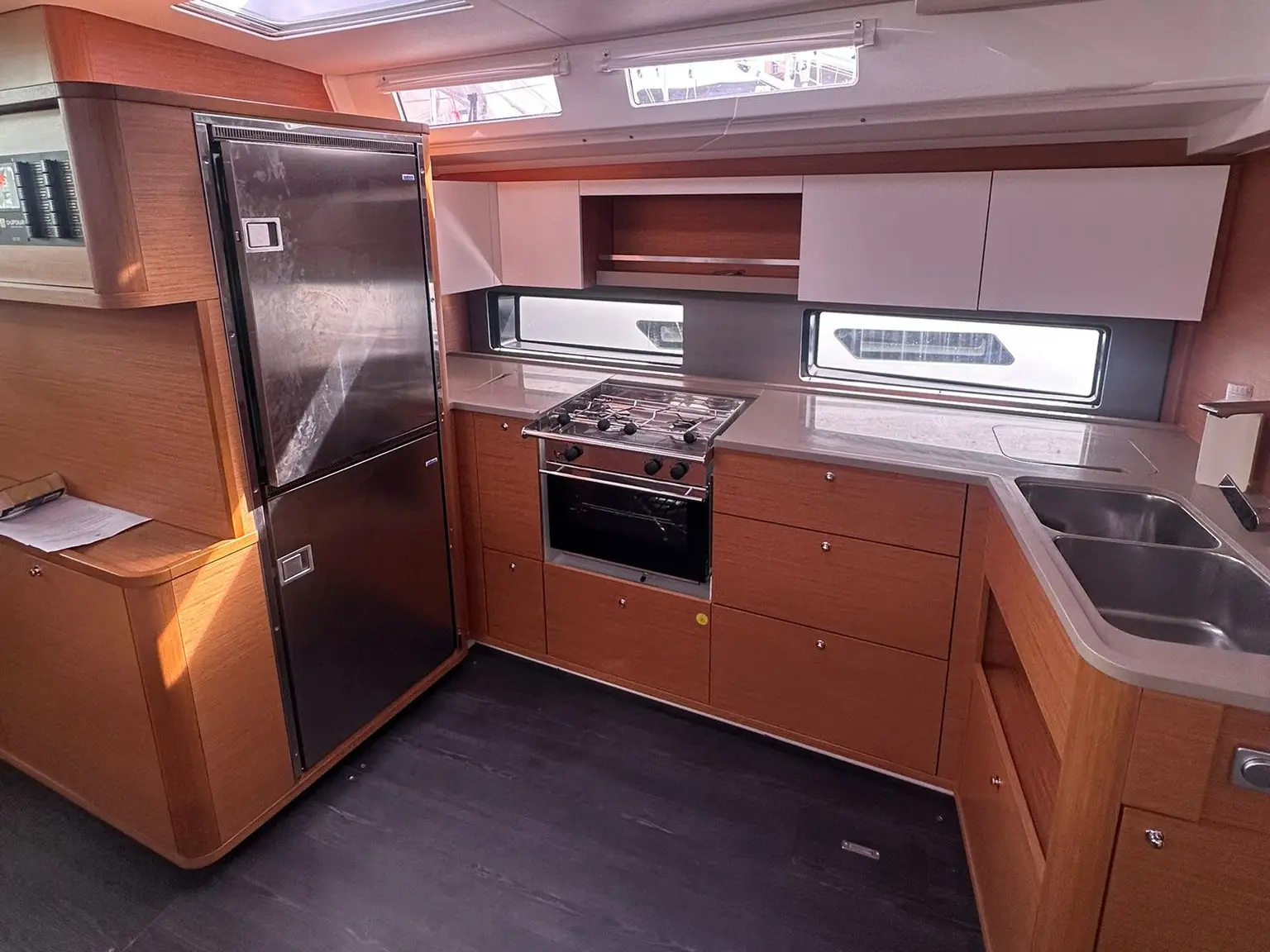 Kalypso, Interior image
