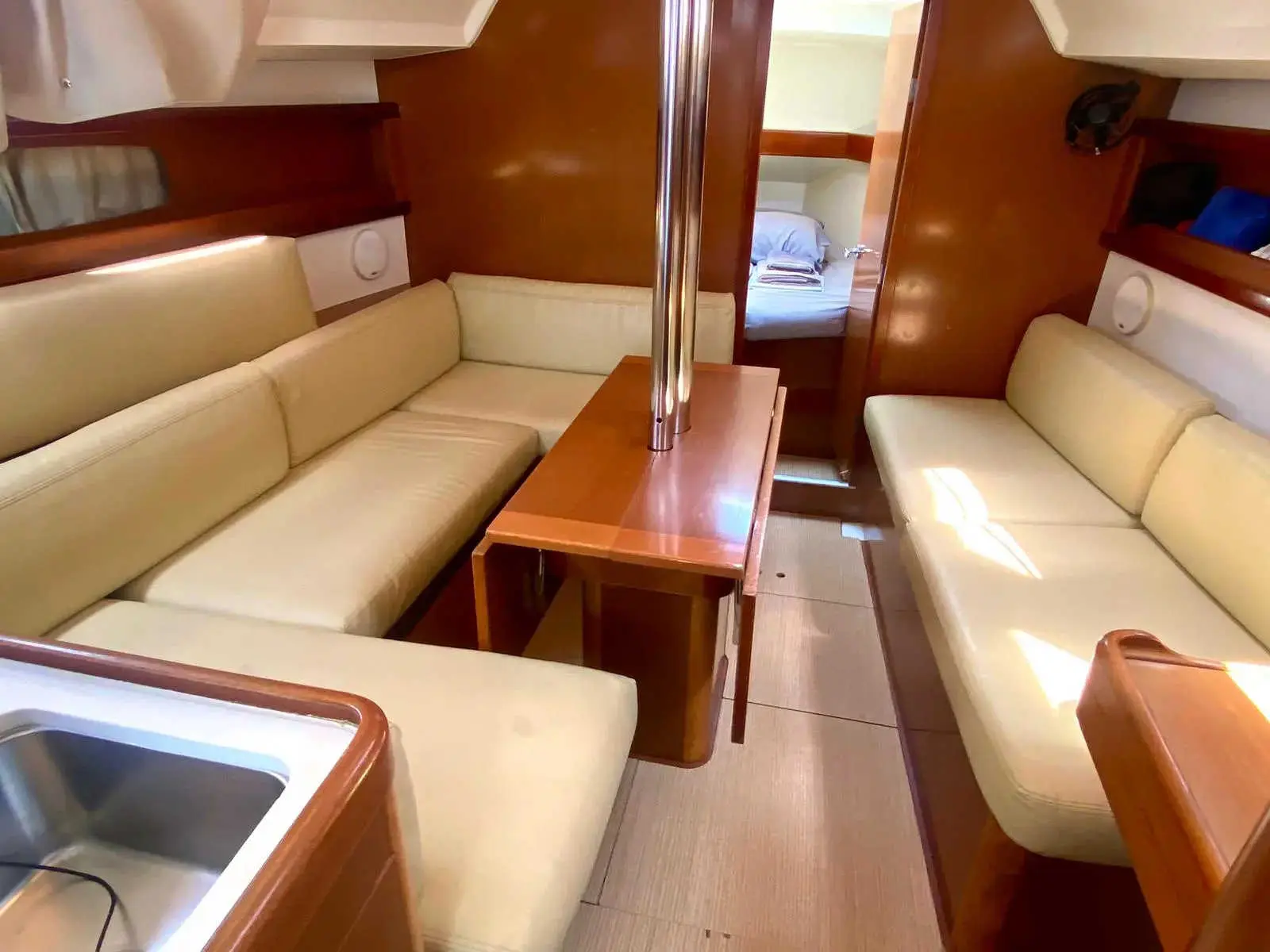 Smyrna, Interior image