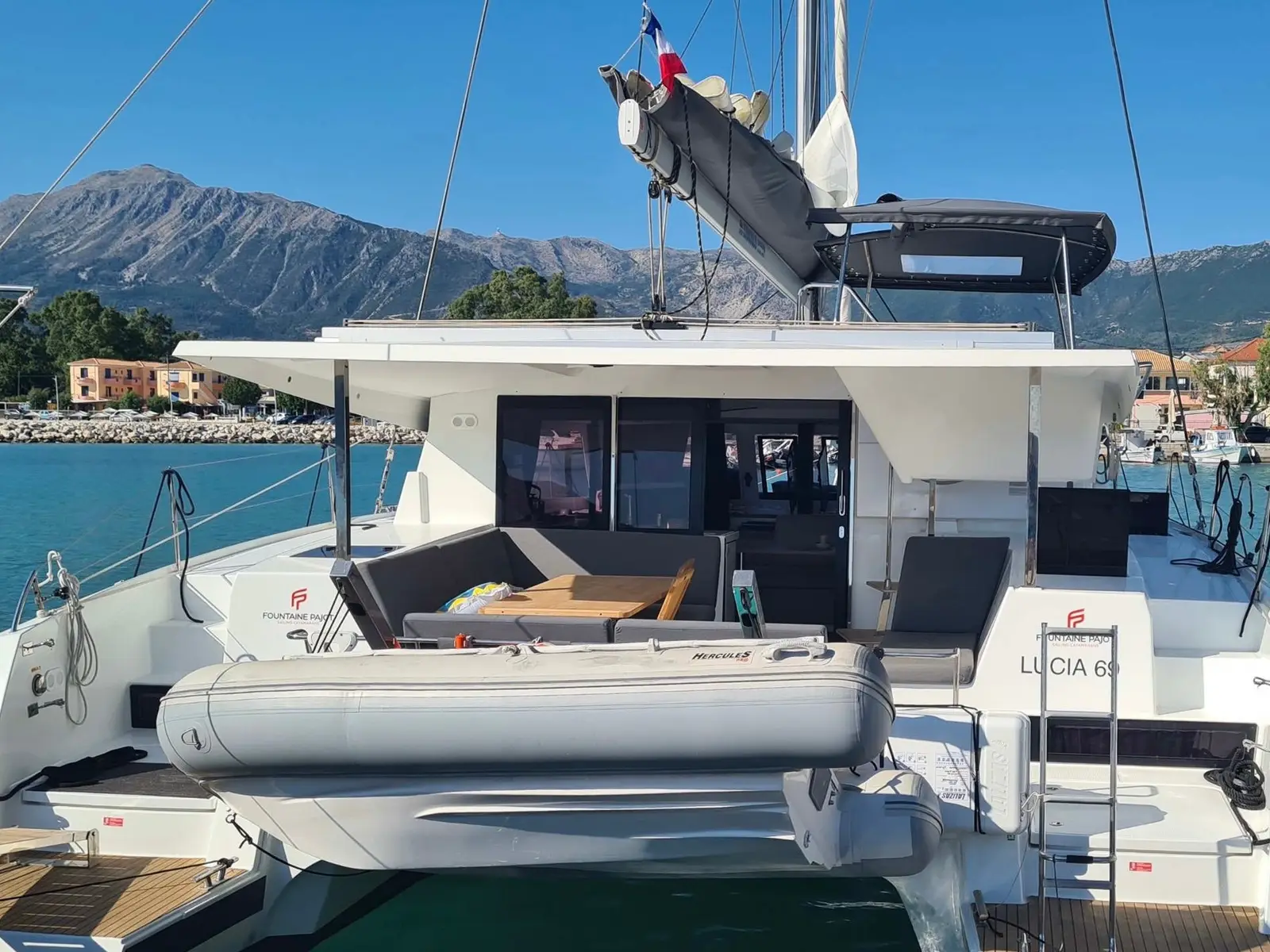 Lucia 69, Main image