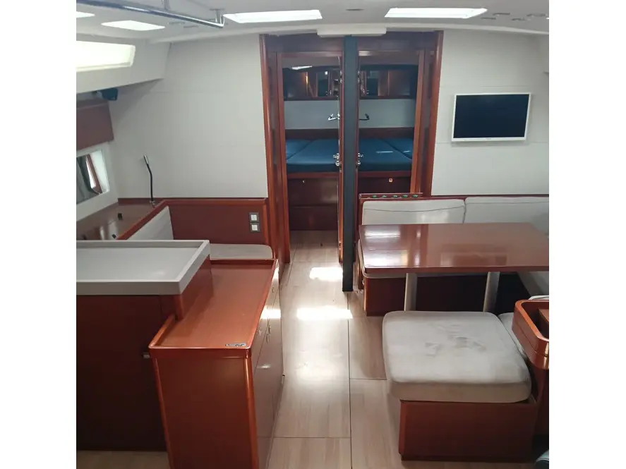 EXPLORER, Interior image