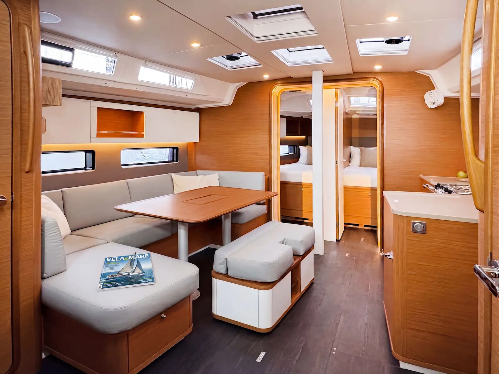 Sonny Boy - Water maker, Solar Panel, Interior image