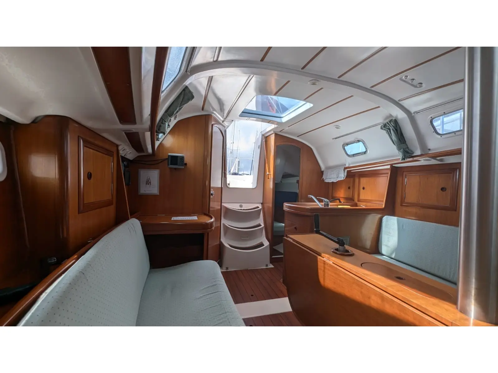 Eole, Interior image