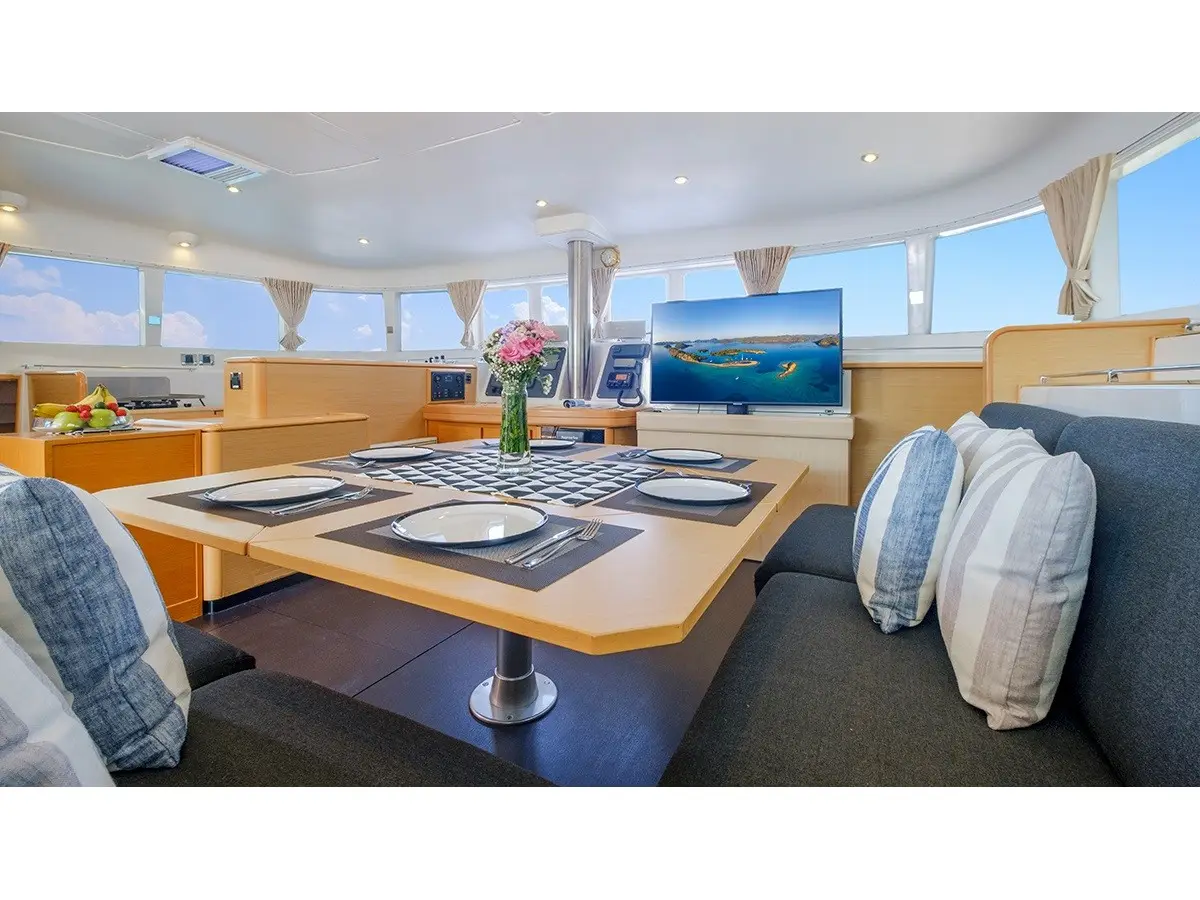 Lagoon 500 09, Interior image