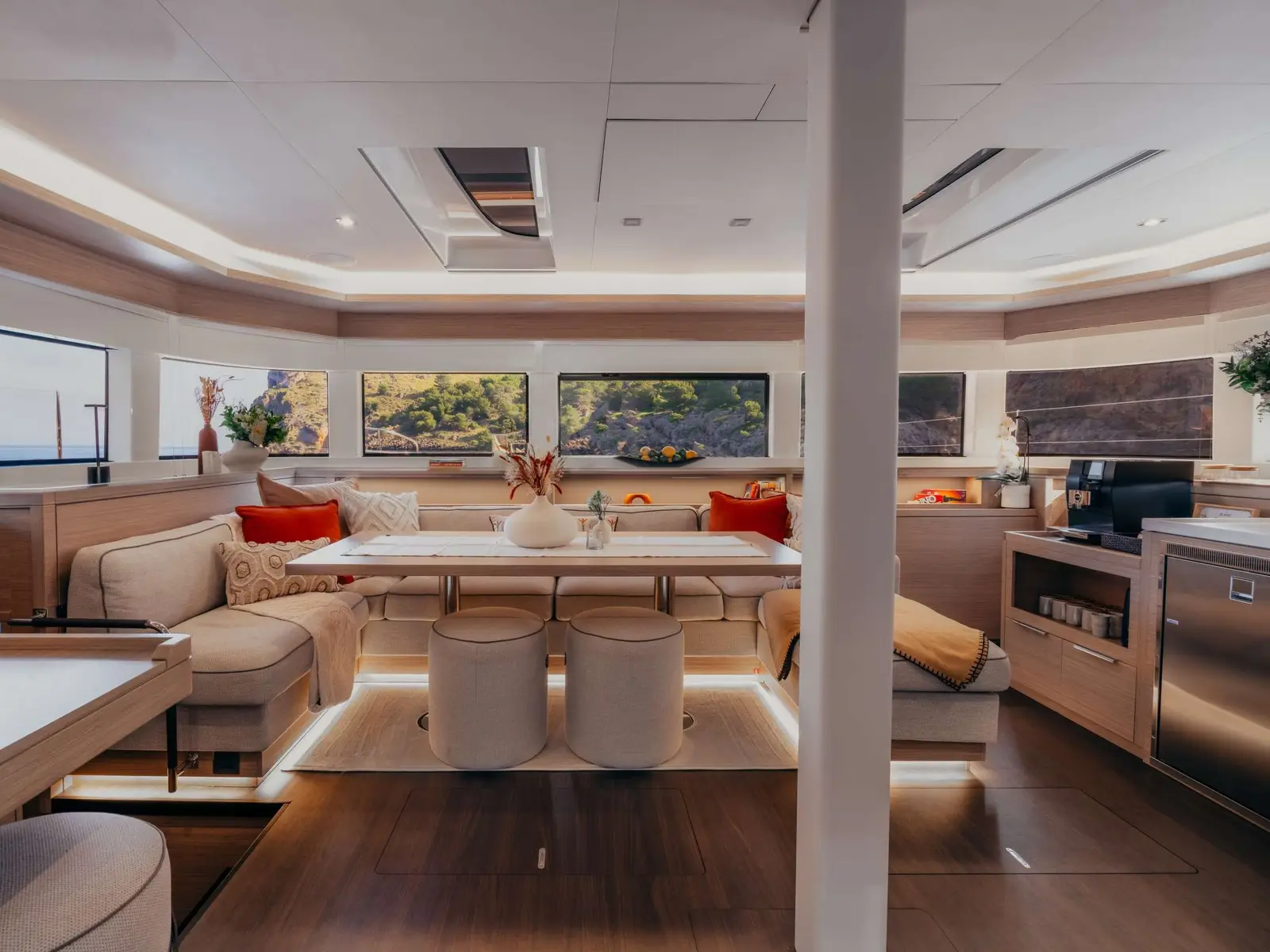 Almosta Road, Interior image