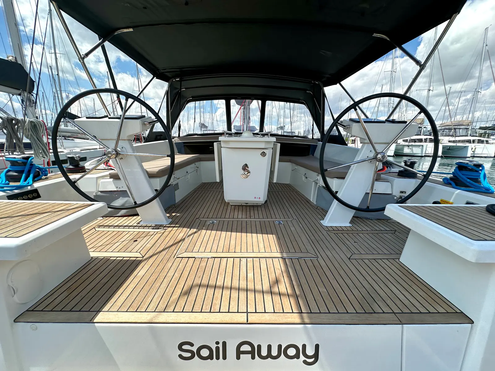 Sail Away (Refit 2025 - A/C - Electric Heads), photograph 5