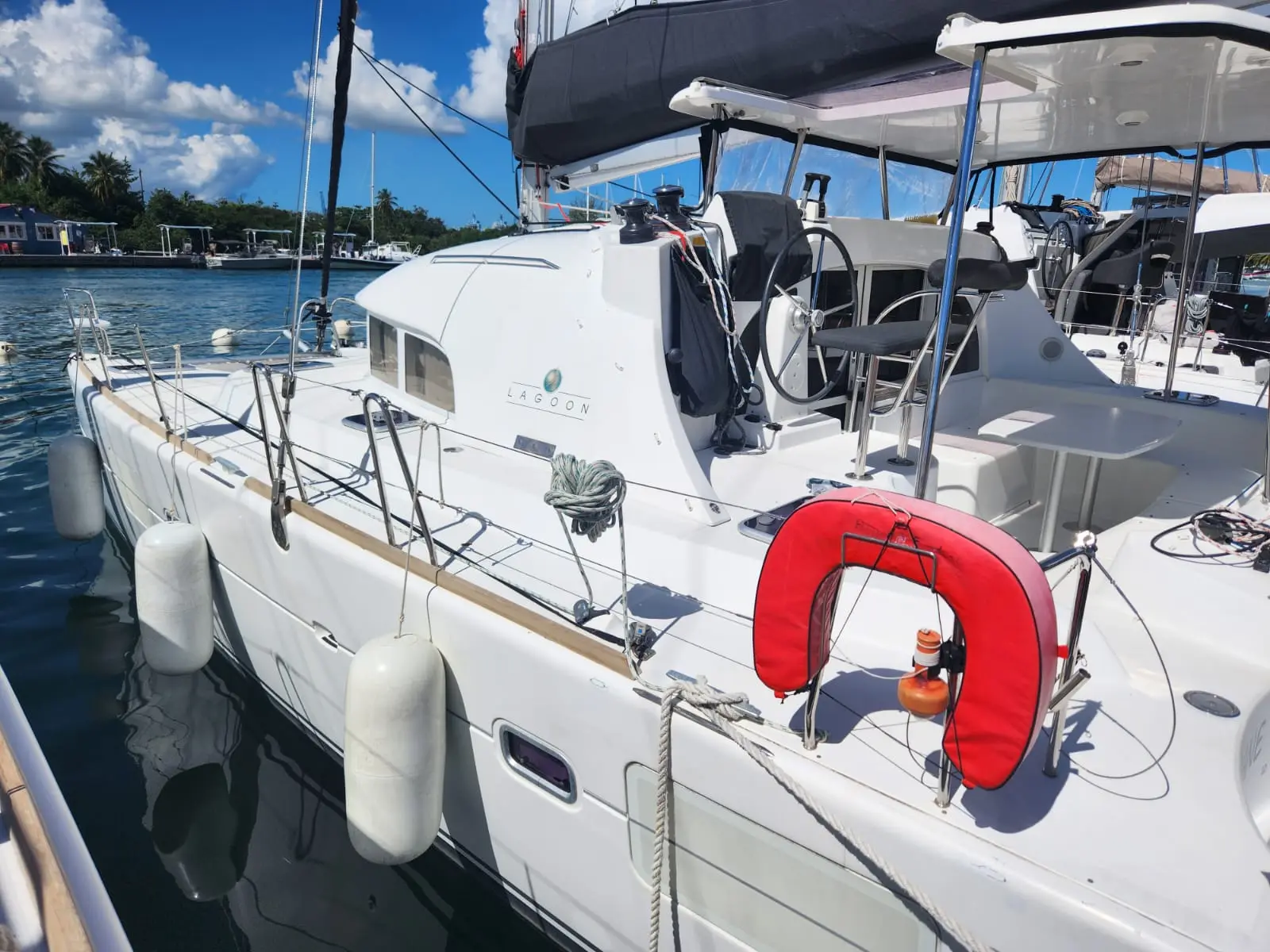 Aride, Lagoon 380
