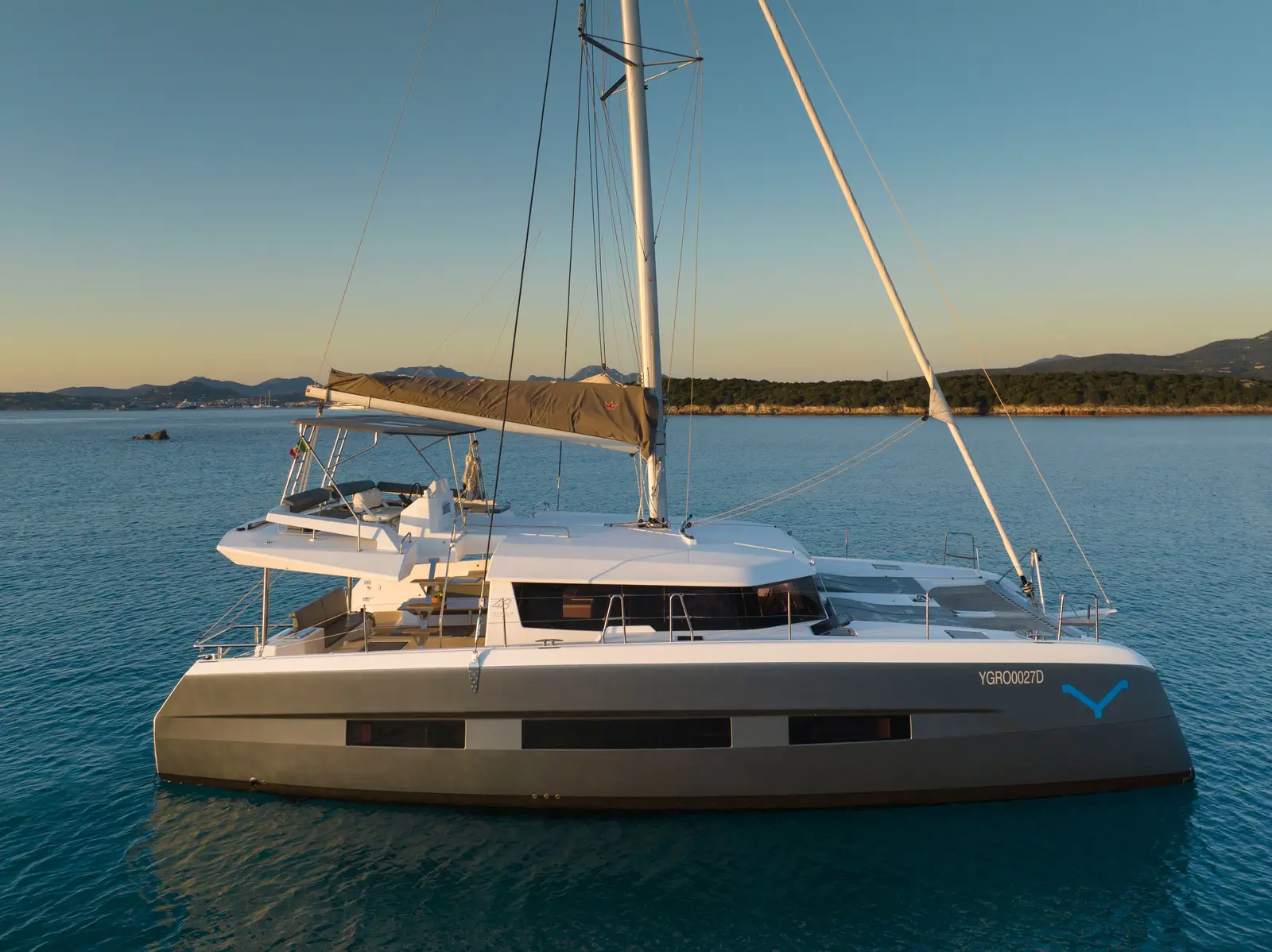 Delphinus, Dufour Catamaran 48