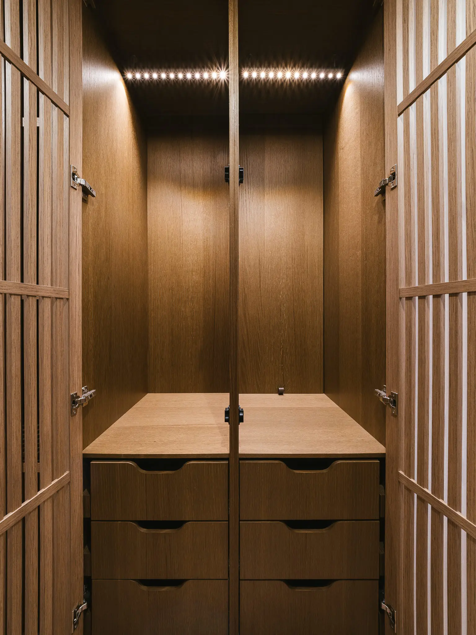 MIDORI , photograph 96